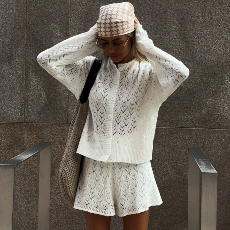 Tuularose White Knit Shorts 2- – Mens Fashion Jumpers recenzja i cena